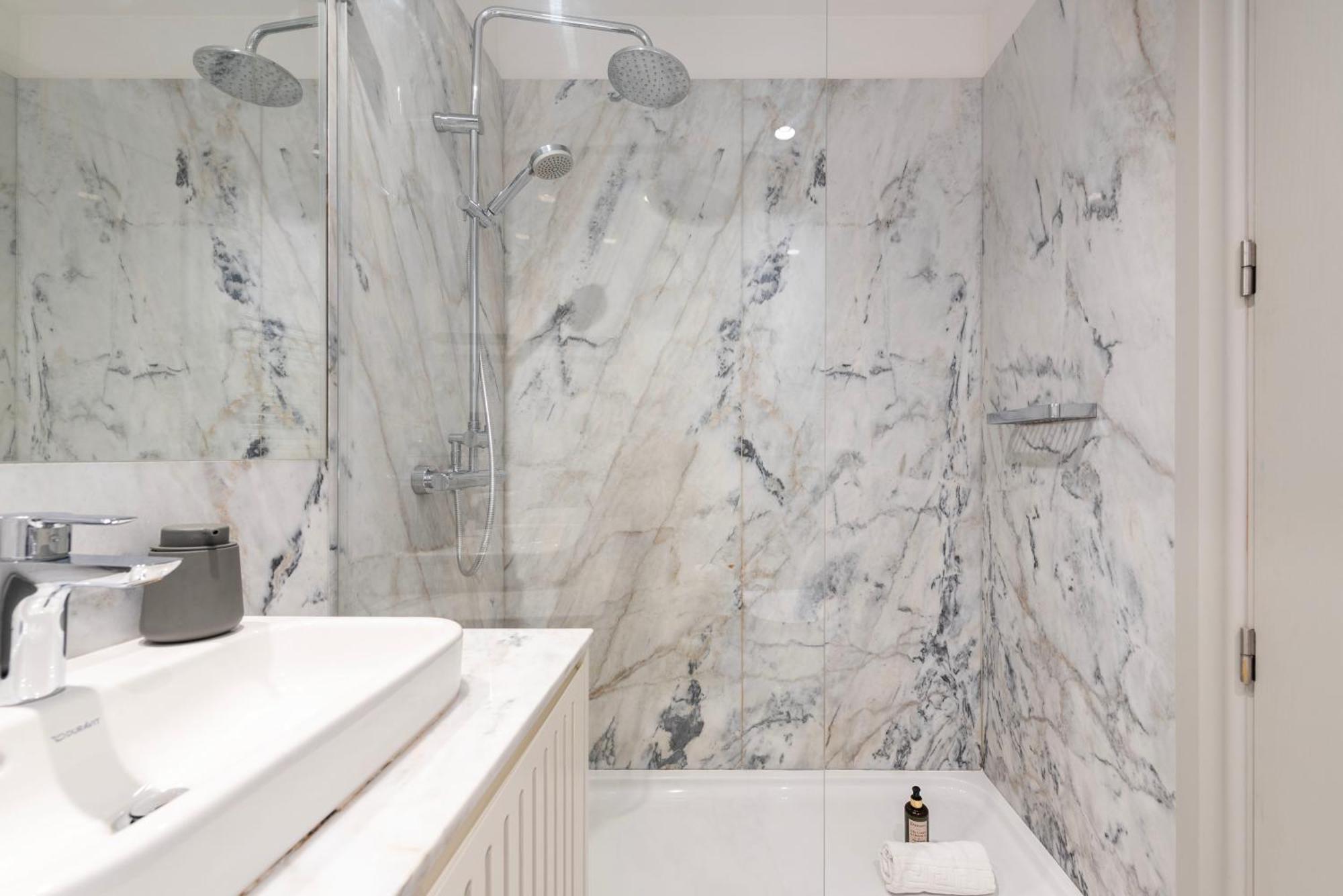 Lovelystay Porto Bagian luar foto